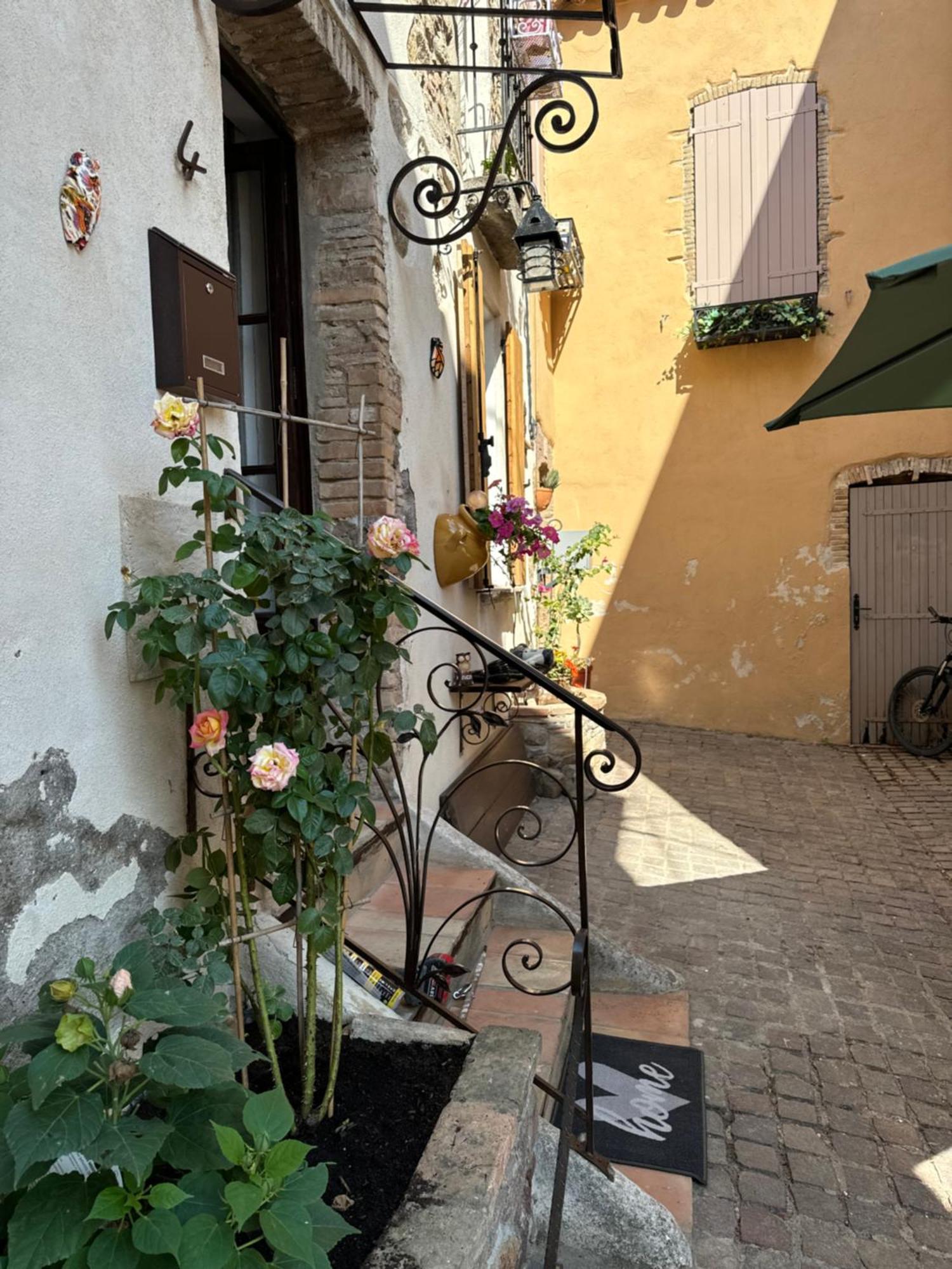 Chez Kay Apartment Roquebrune-sur Argens Bagian luar foto