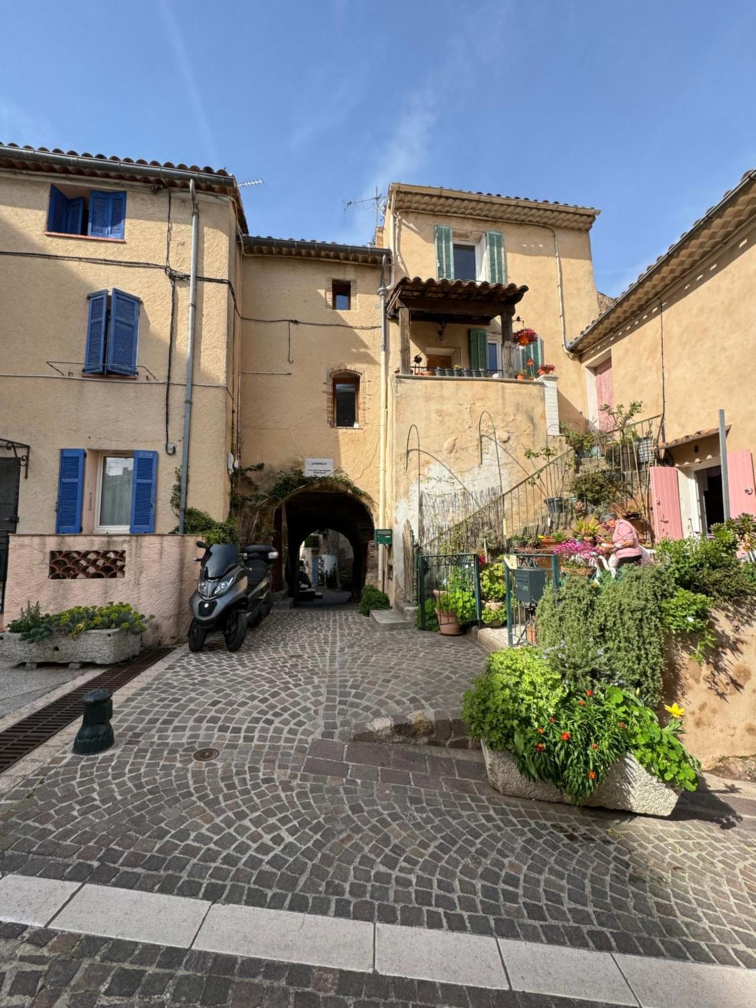 Chez Kay Apartment Roquebrune-sur Argens Bagian luar foto